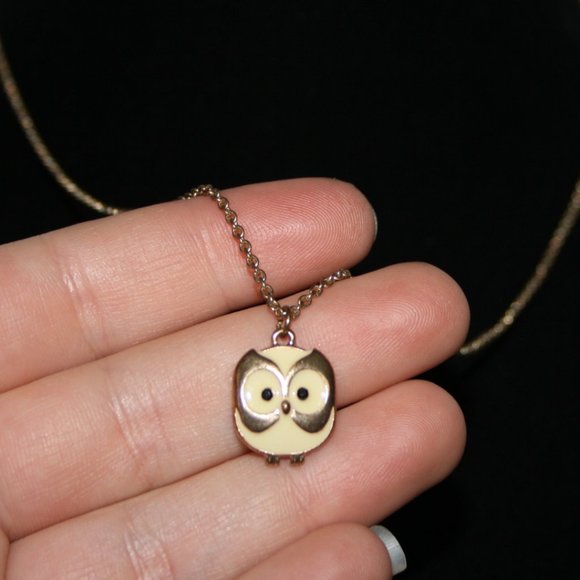Cute gold and cream owl necklace 18"